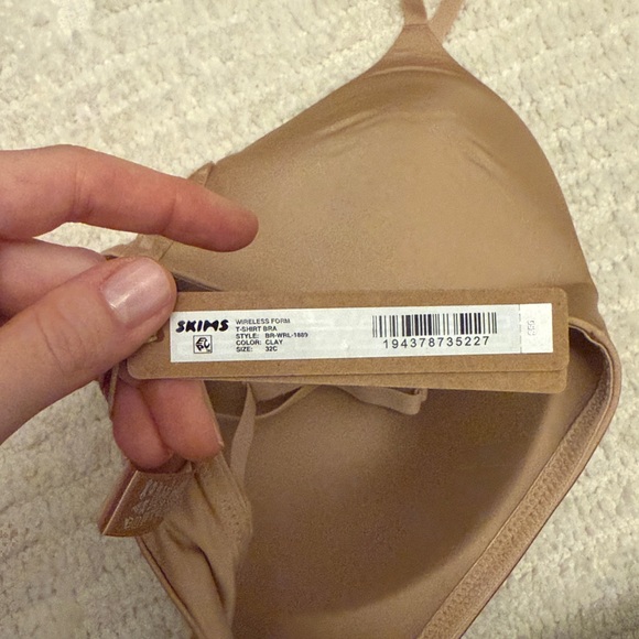 NWT SKIMS Wireless Form T-Shirt Bra 32C - Picture 5 of 5